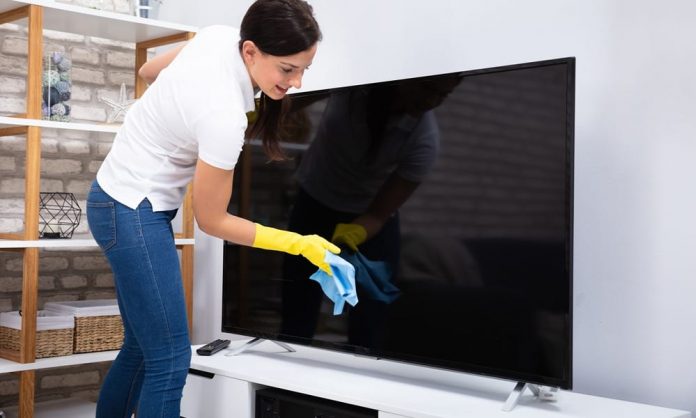 How to clean the TV screen?
